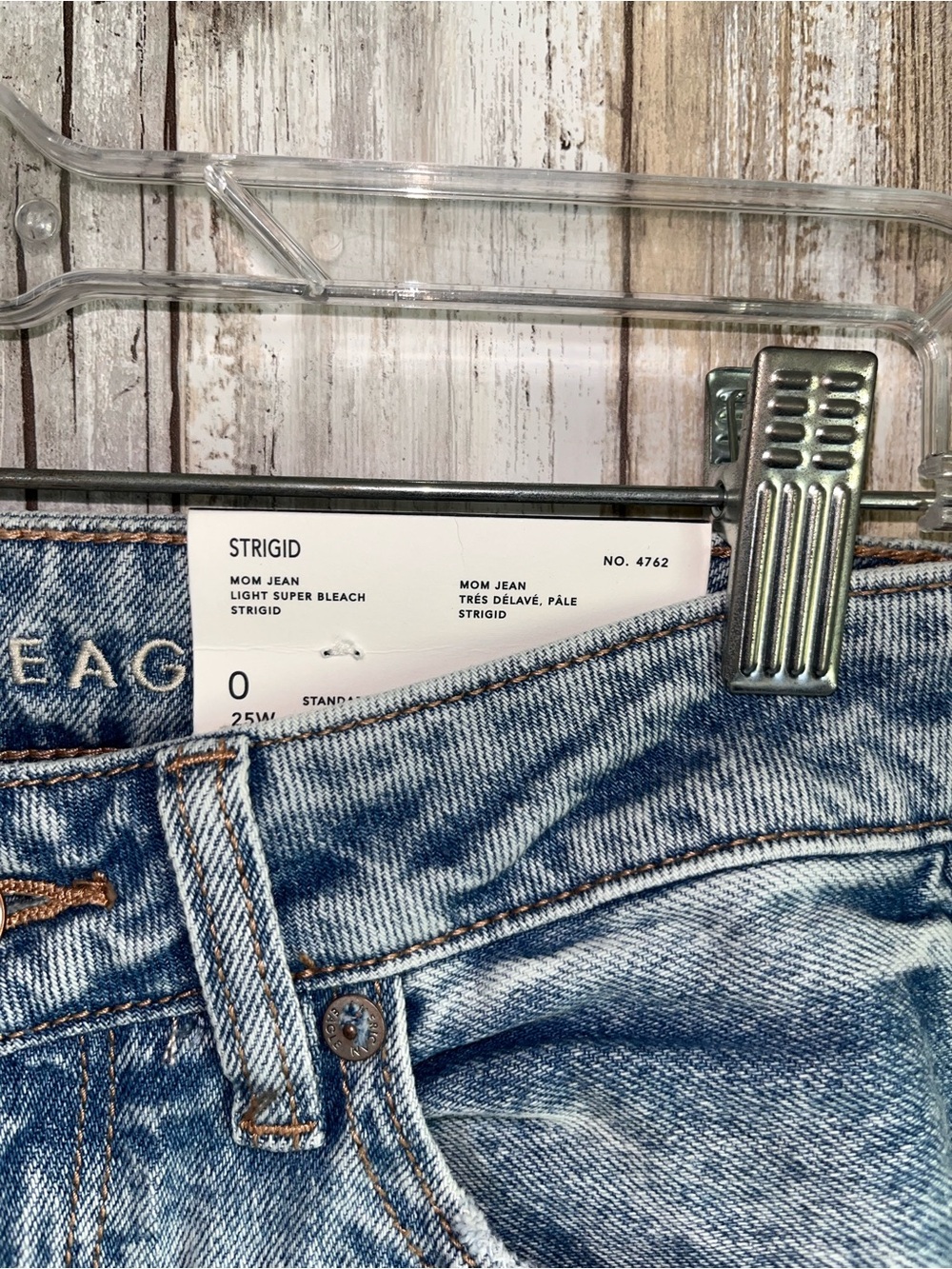 American Eagle Strigid Mom Jeans Size 0 Light Wash Distressed Ripped NWT - Picture 5 of 5